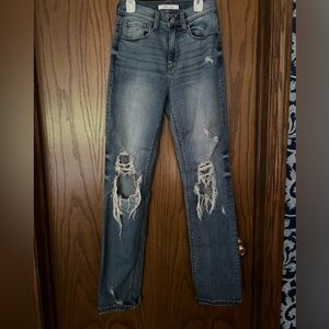 High rise mom jeans!!❤️